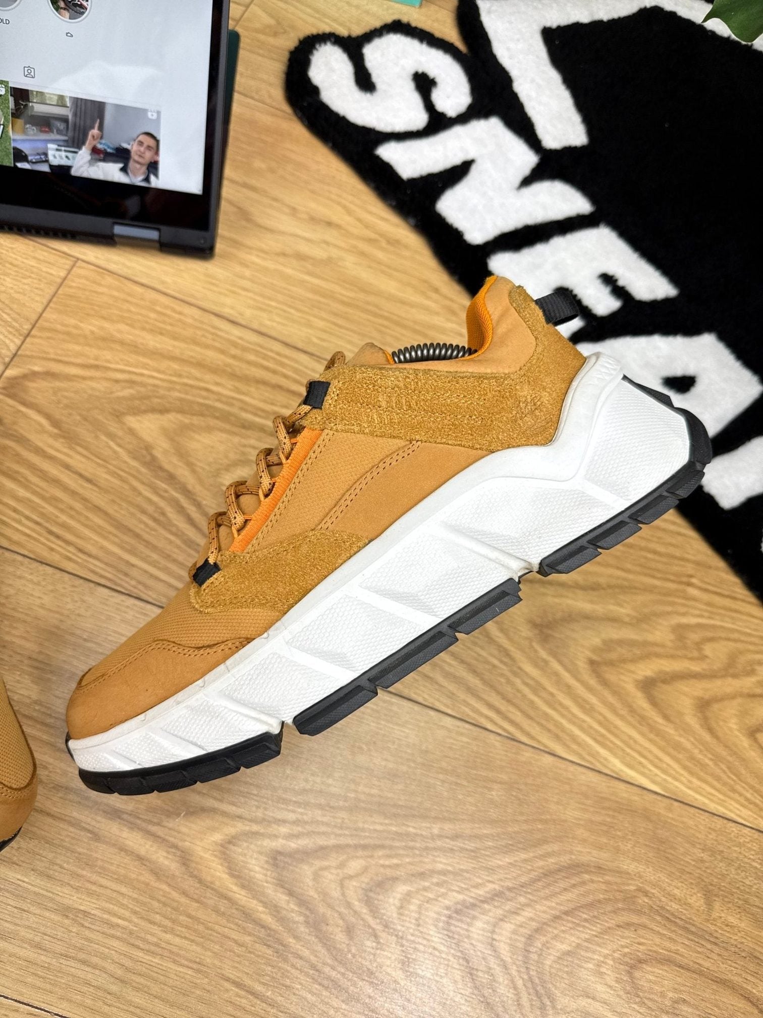 Timberland TBL Turbo Low — buty sportowe męskie w bardzo dobrym stanie rozmiar 43.5, zewnętrzny panel lewego buta