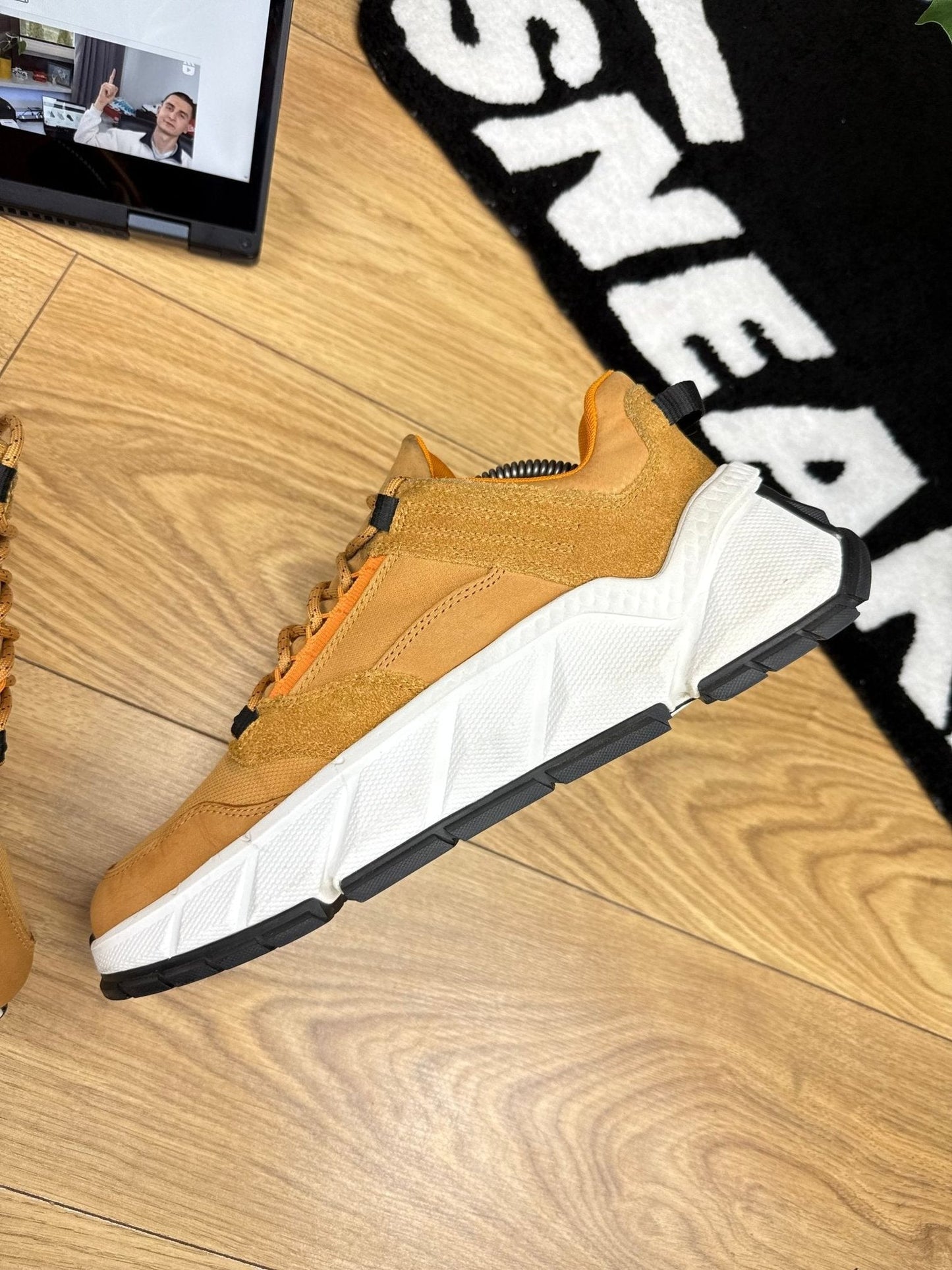 Timberland TBL Turbo Low — buty sportowe męskie w bardzo dobrym stanie rozmiar 43.5, wewnętrzny panel prawego buta
