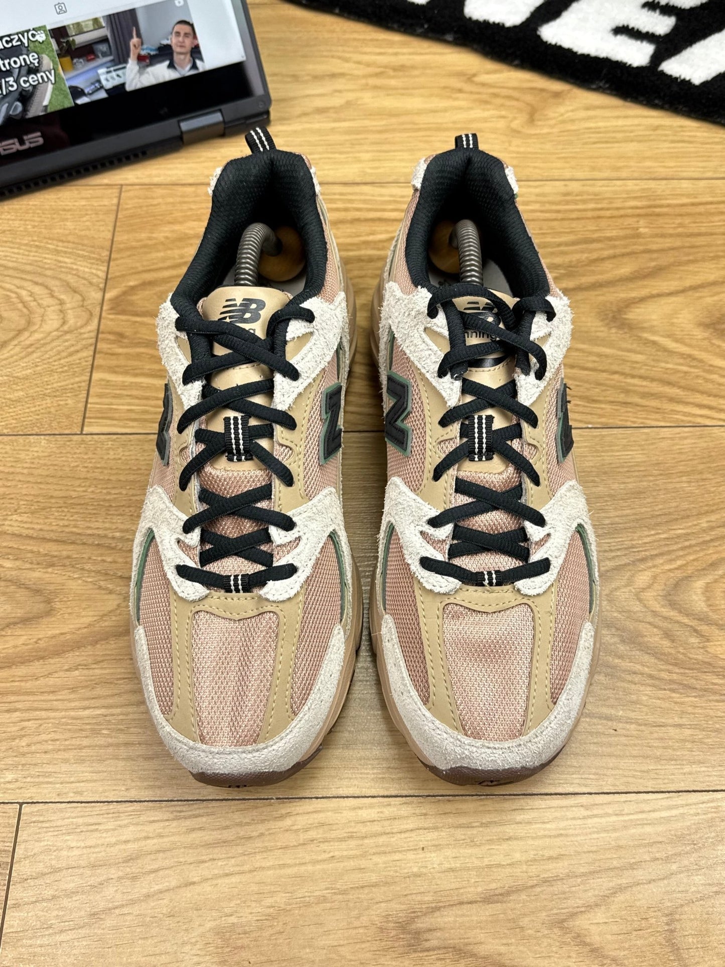 New Balance 530 (44)