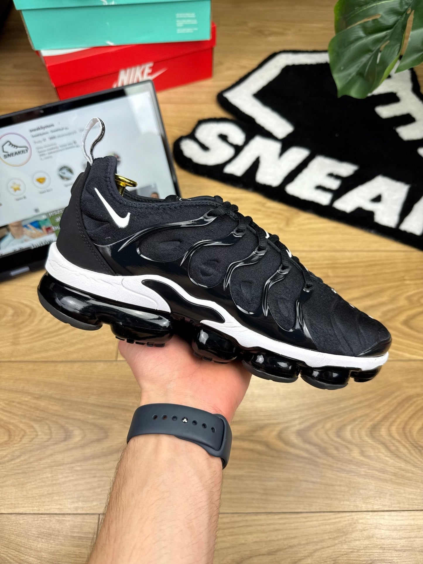 Nike Air Vapormax Plus (42.5)