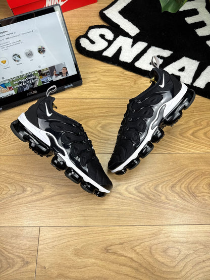 Nike Air Vapormax Plus (42.5)
