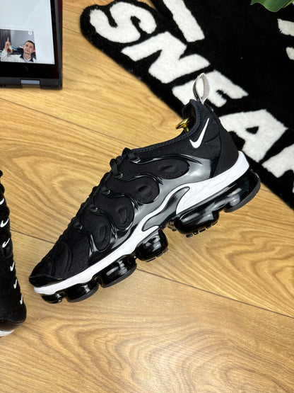 Nike Air Vapormax Plus (42.5)