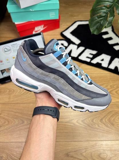 Nike Air Max 95 — buty sportowe męskie w bardzo dobrym stanie rozmiar 44, boczny profil