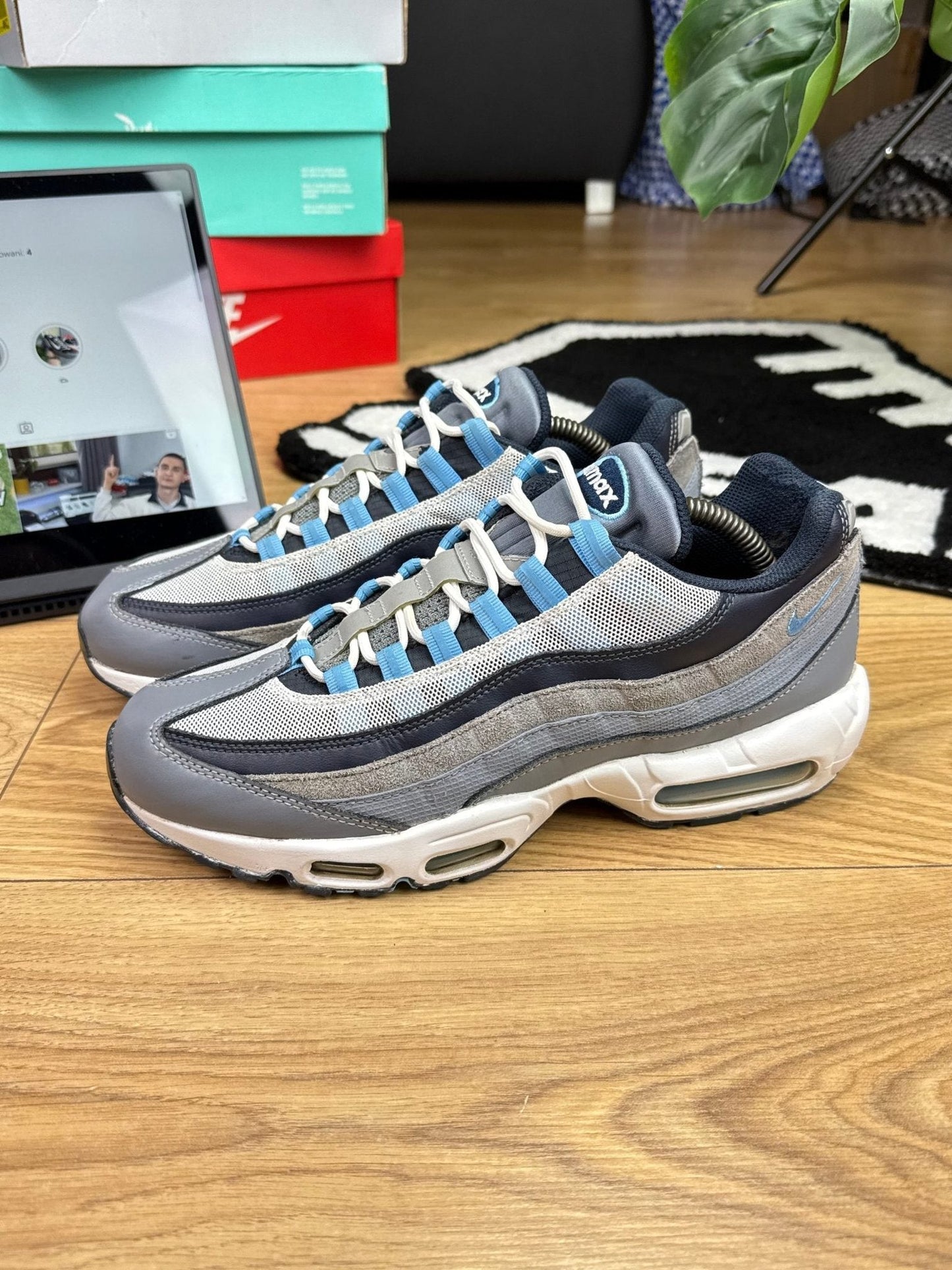 Nike Air Max 95 — buty sportowe męskie w bardzo dobrym stanie rozmiar 44, wewnętrzny panel prawego buta