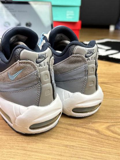 Nike Air Max 95 — buty sportowe męskie w bardzo dobrym stanie rozmiar 44, widok z tyłu