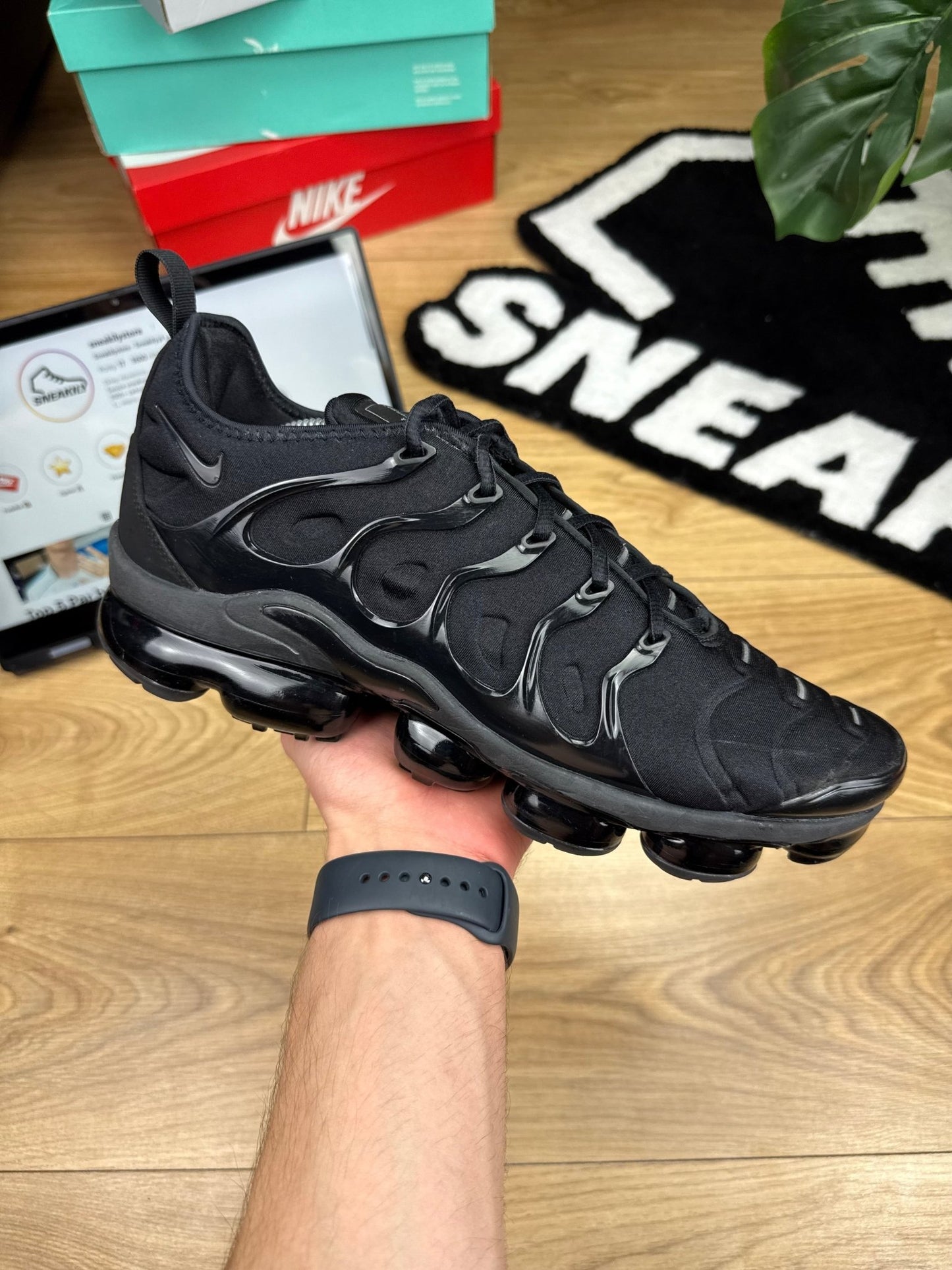 Nike Air Vapormax Plus (45.5)