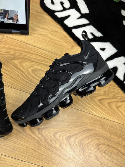 Nike Air Vapormax Plus (45.5)