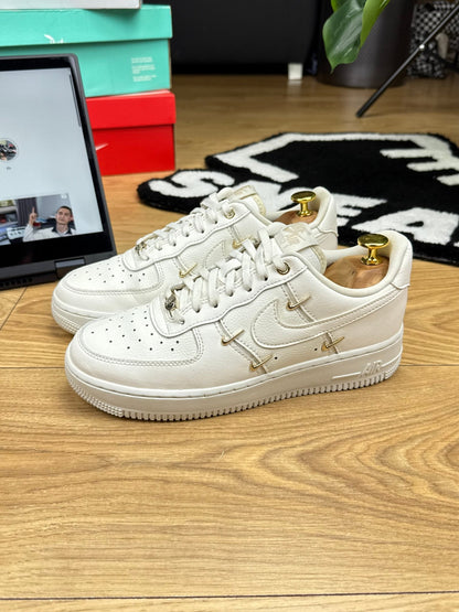 Nike Air Force 1 Low (38.5)