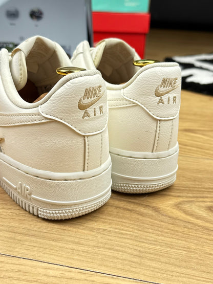 Nike Air Force 1 Low (38.5)
