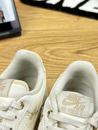 Nike Air Force 1 Low (38.5)