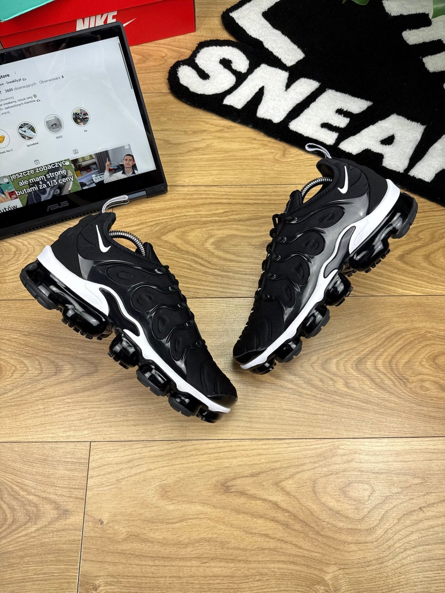 Nike Air Vapormax Plus (42.5)