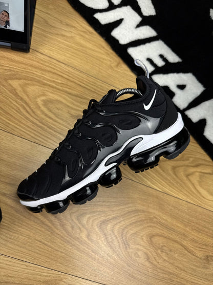 Nike Air Vapormax Plus (42.5)