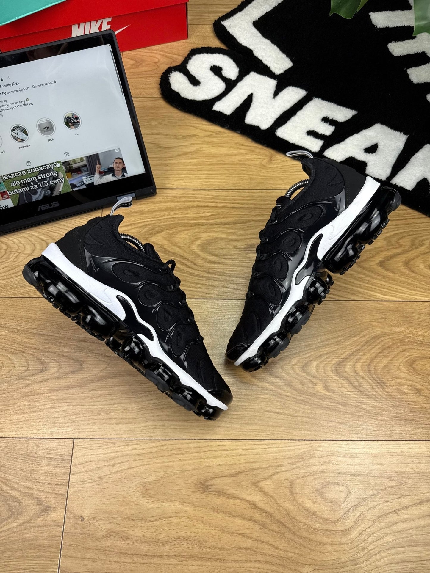 Nike Air Vapormax Plus (42.5)