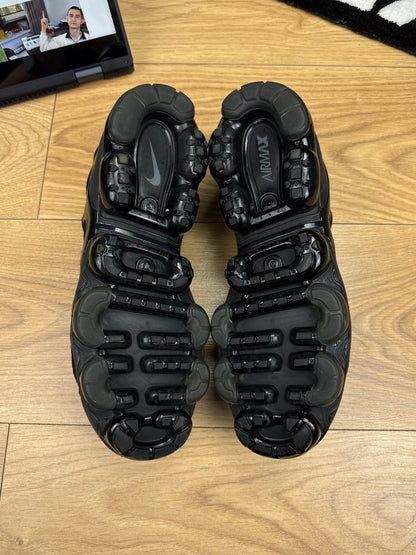 Nike Air Vapormax Plus (42)