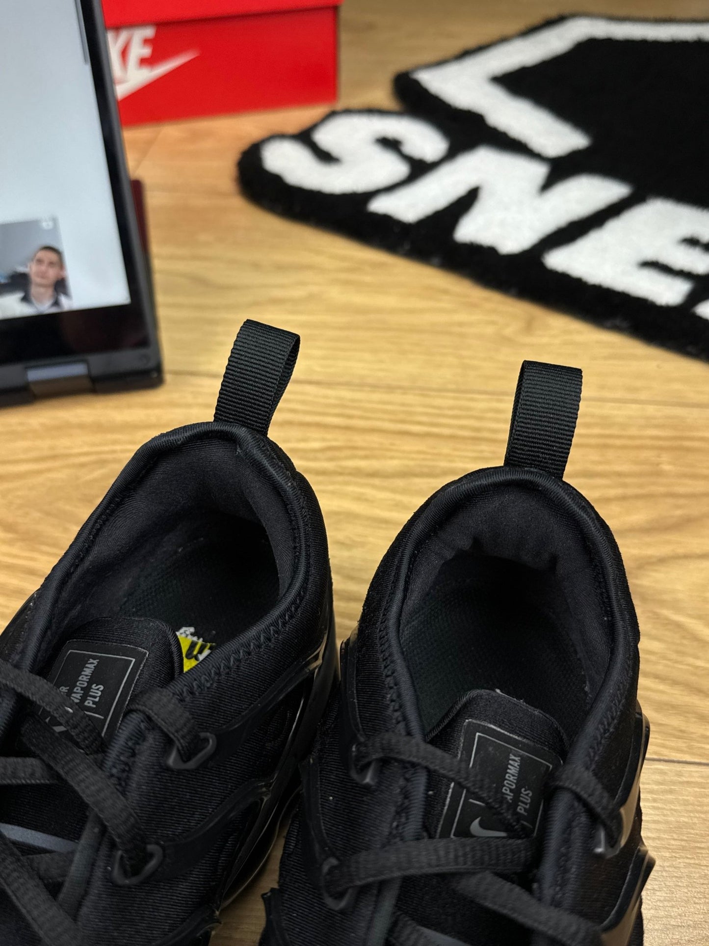 Nike Air Vapormax Plus (42)