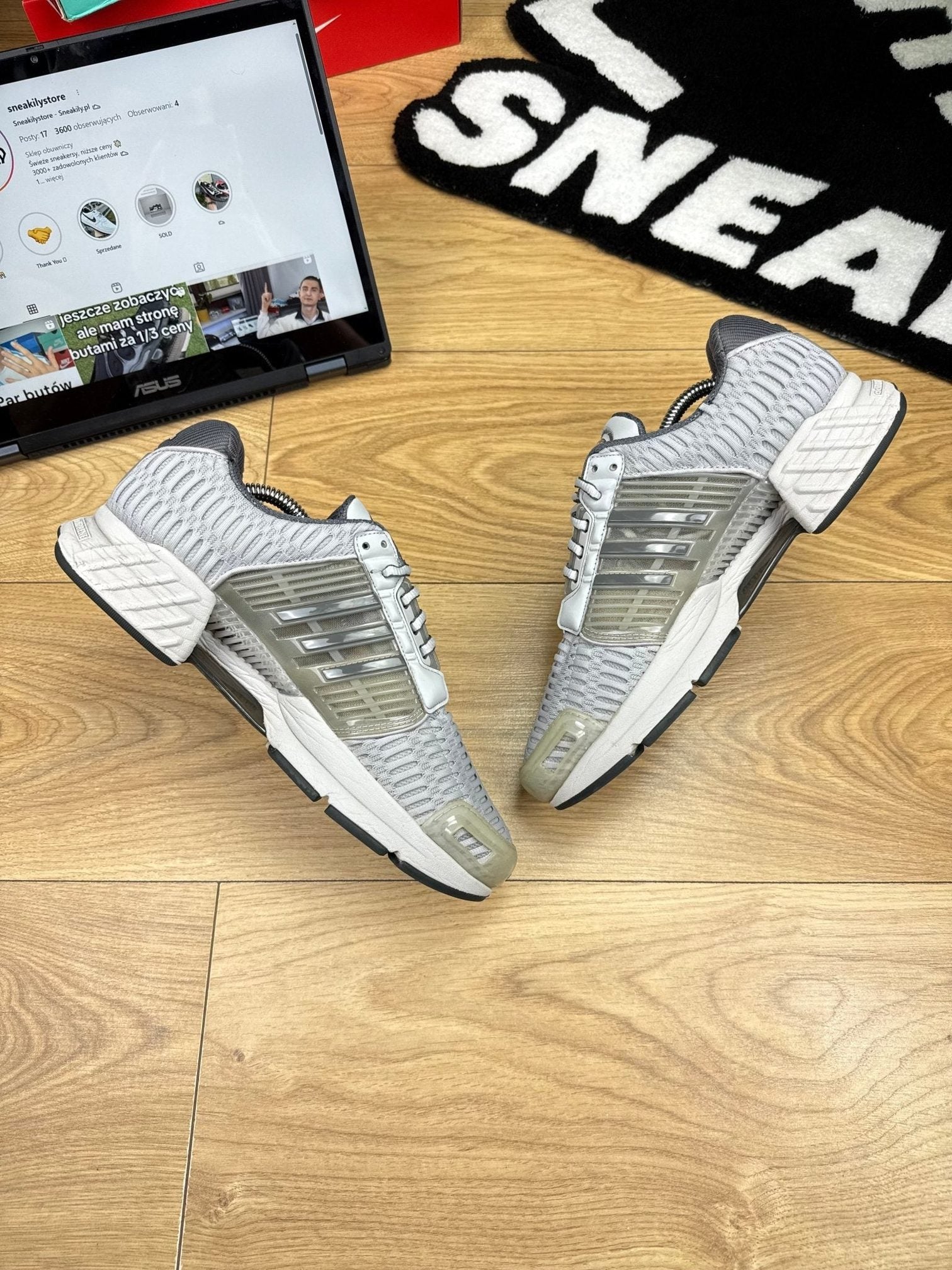 Adidas Climacool 1 “Grey Two / Grey Three / Grey Five” Grey Two — buty sportowe męskie w bardzo dobrym stanie rozmiar 42, widok z góry na wewnętrzną stronę butów