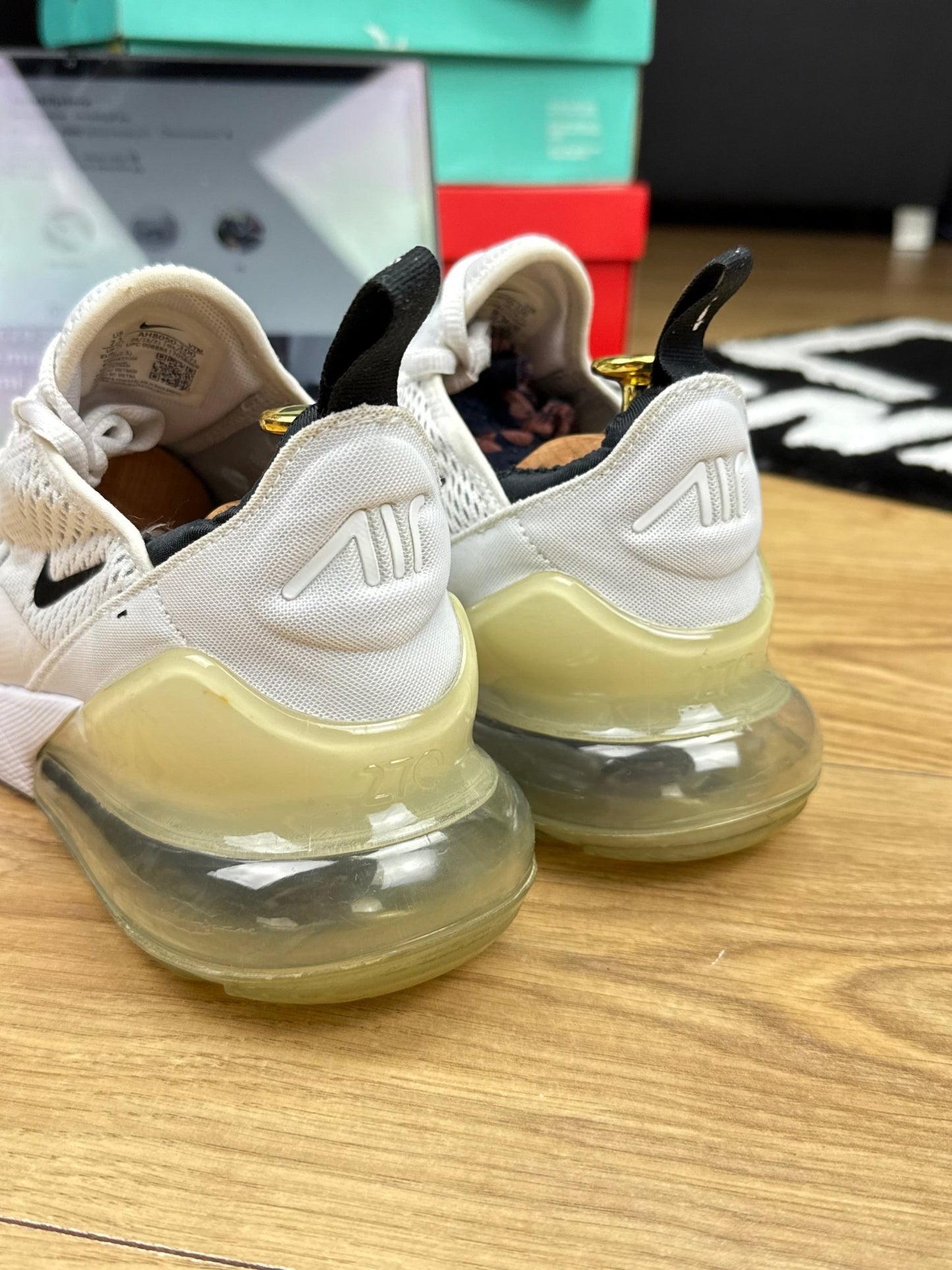 Nike Air Max 270 (40.5)