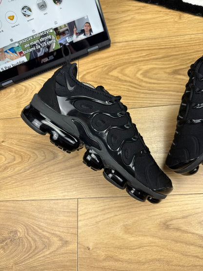 Nike Air Vapormax Plus (42)