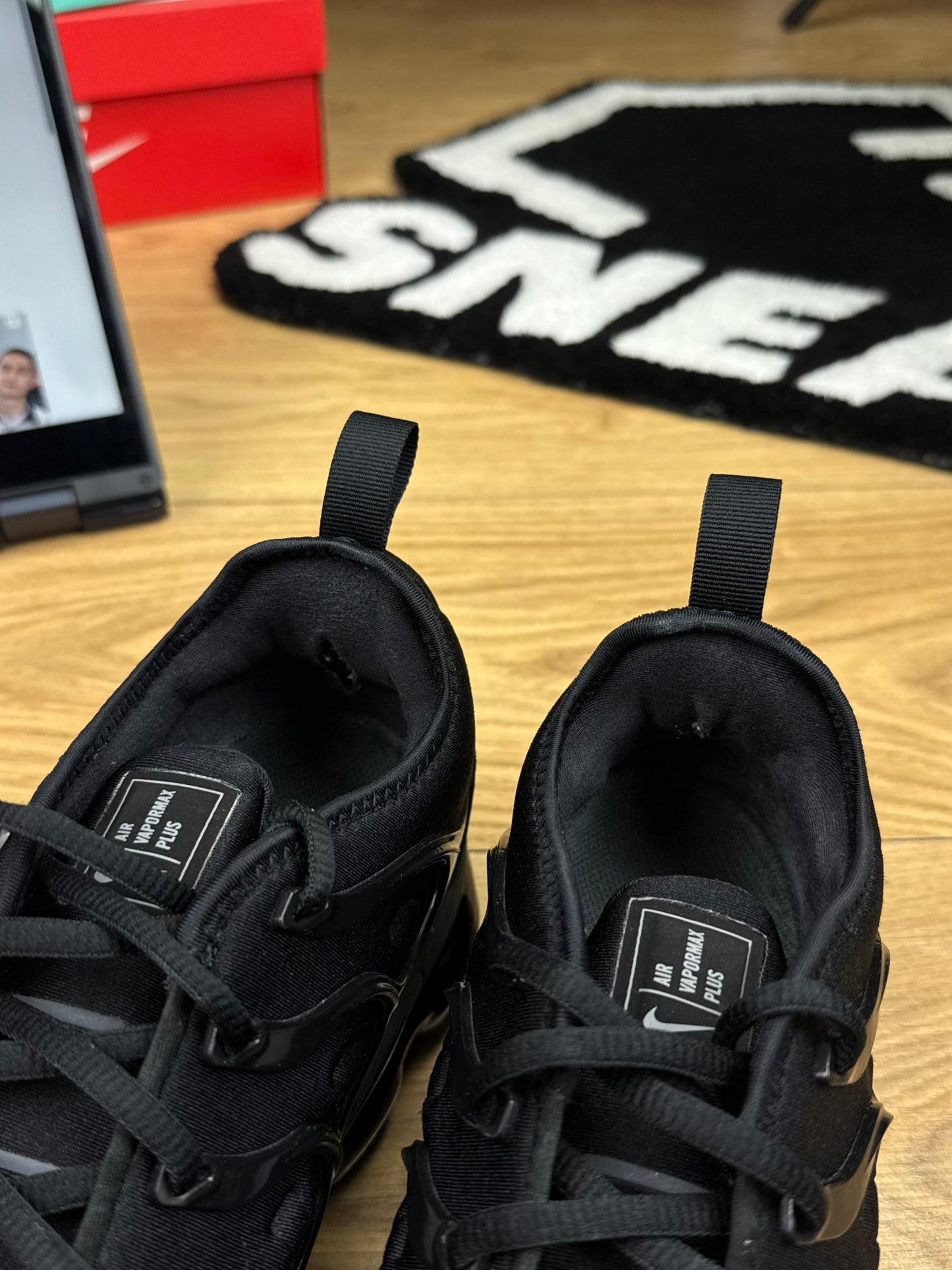Nike Air Vapormax Plus (42)