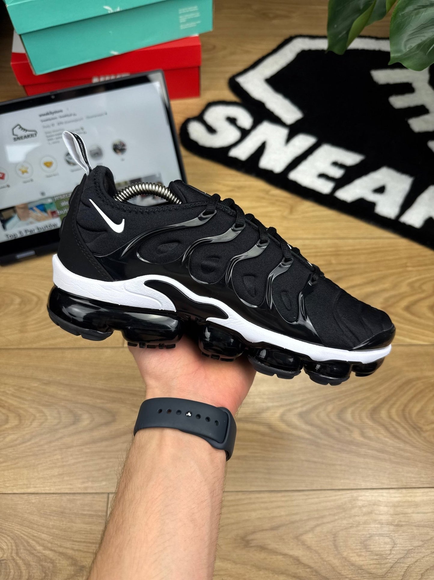 Nike Air Vapormax Plus (41)