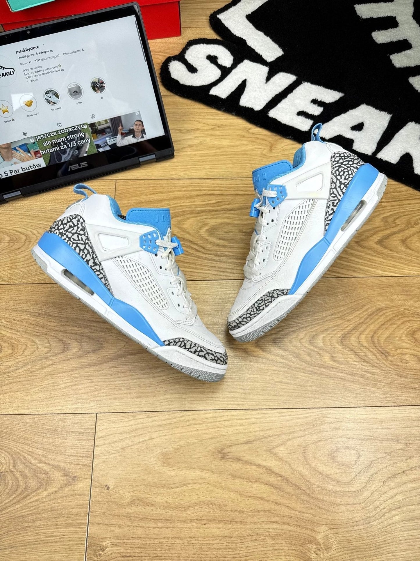 Nike Air Jordan Spizike Low — buty sportowe męskie w bardzo dobrym stanie rozmiar 42.5, widok z góry na zewnętrzną stronę butów