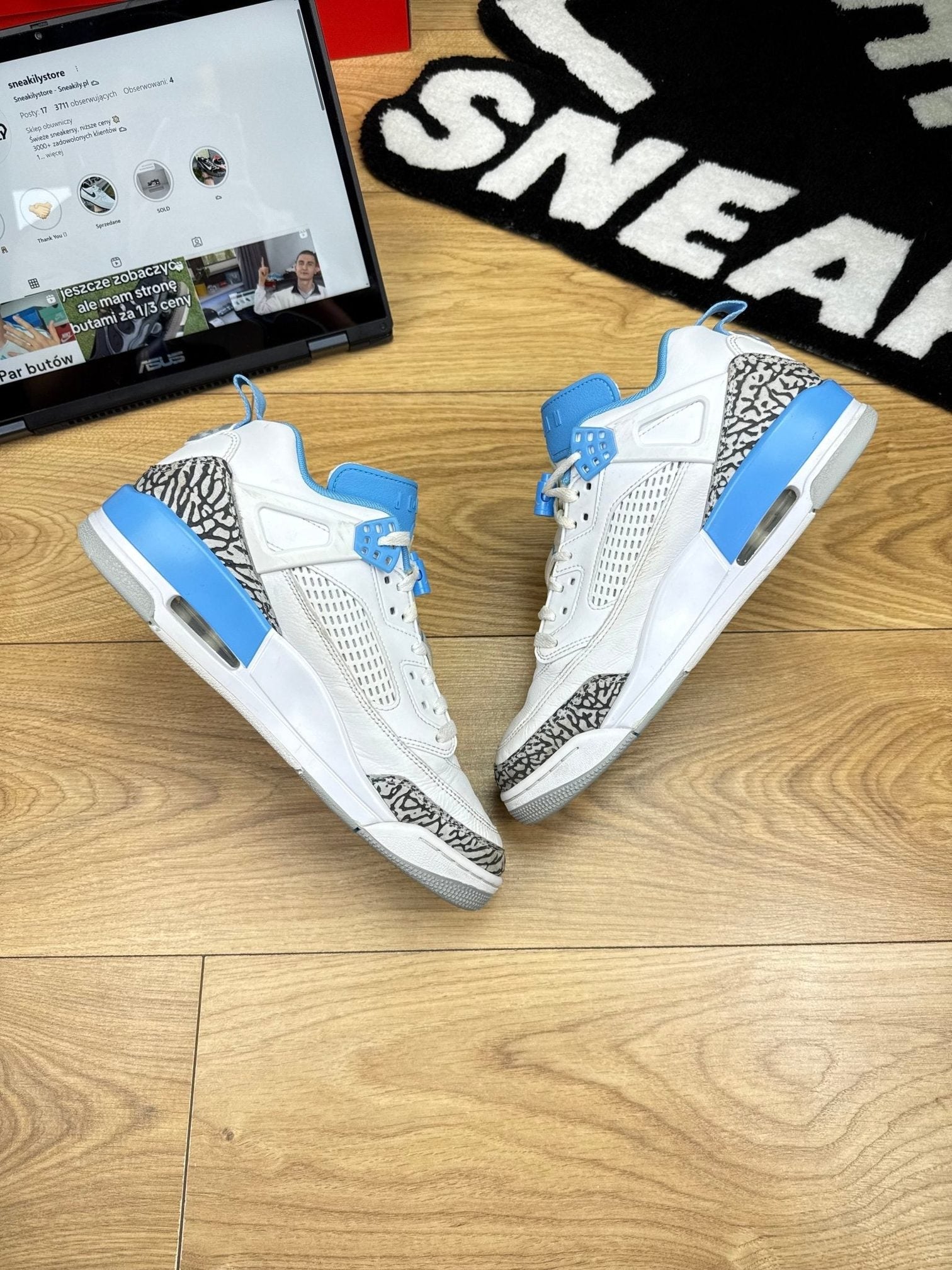 Nike Air Jordan Spizike Low — buty sportowe męskie w bardzo dobrym stanie rozmiar 42.5, widok z góry na wewnętrzną stronę butów