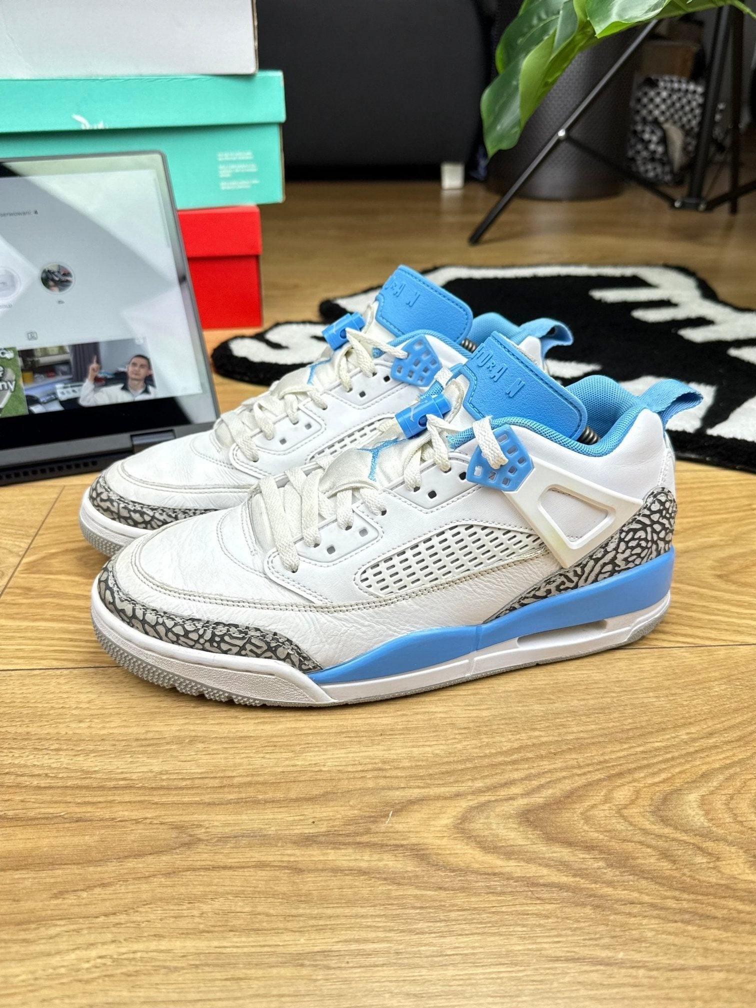 Nike Air Jordan Spizike Low — buty sportowe męskie w bardzo dobrym stanie rozmiar 42.5, widok z góry