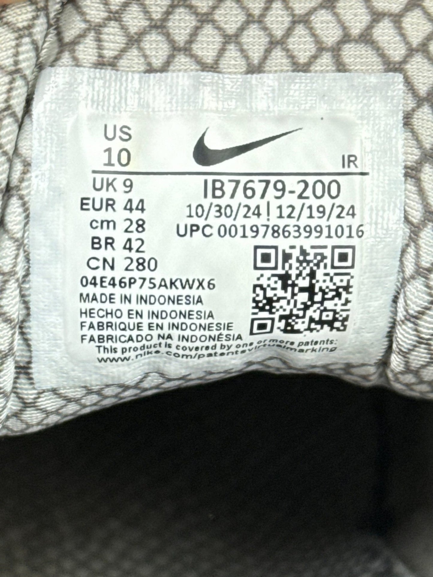Nike Air Max Plus — buty sportowe męskie w bardzo dobrym stanie rozmiar 44, widok z boku
