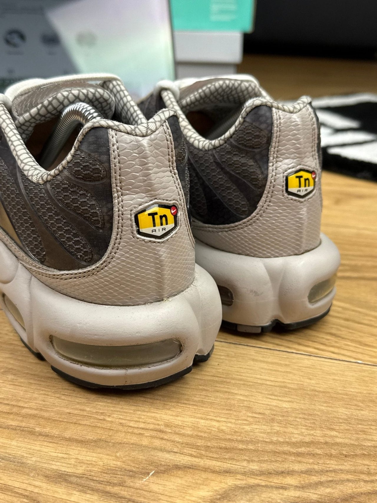 Nike Air Max Plus — buty sportowe męskie w bardzo dobrym stanie rozmiar 44, podeszwa
