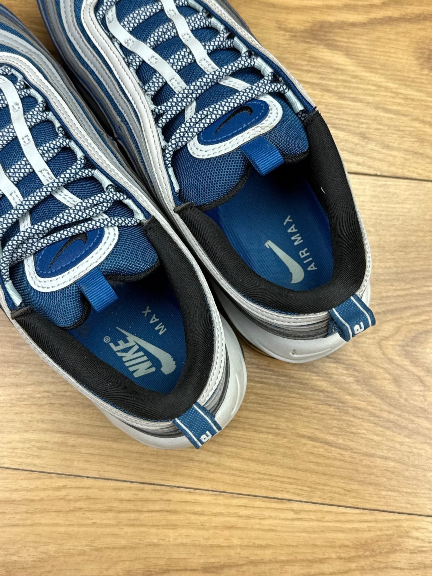 Nike Air Max 97 “Court Blue / Pure Platinum / Wolf Grey / Glacier Blue” Court Blue — buty sportowe męskie w bardzo dobrym stanie rozmiar 41, widok z boku