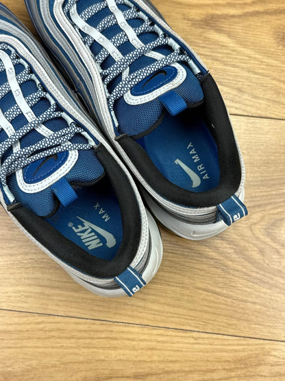Nike Air Max 97 “Court Blue / Pure Platinum / Wolf Grey / Glacier Blue” Court Blue — buty sportowe męskie w bardzo dobrym stanie rozmiar 41, widok z boku