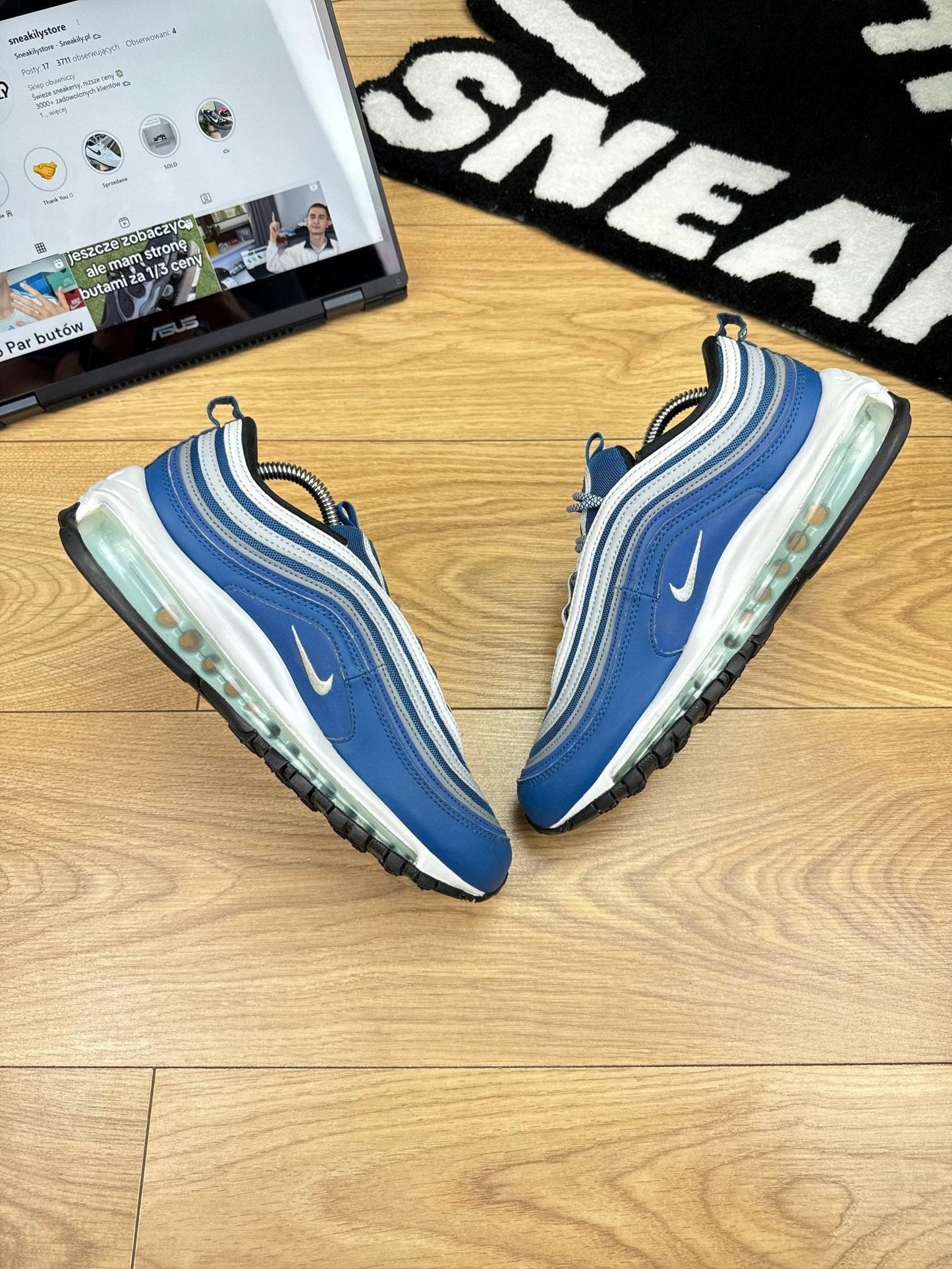 Nike Air Max 97 “Court Blue / Pure Platinum / Wolf Grey / Glacier Blue” Court Blue — buty sportowe męskie w bardzo dobrym stanie rozmiar 41, widok z góry na wewnętrzną stronę butów