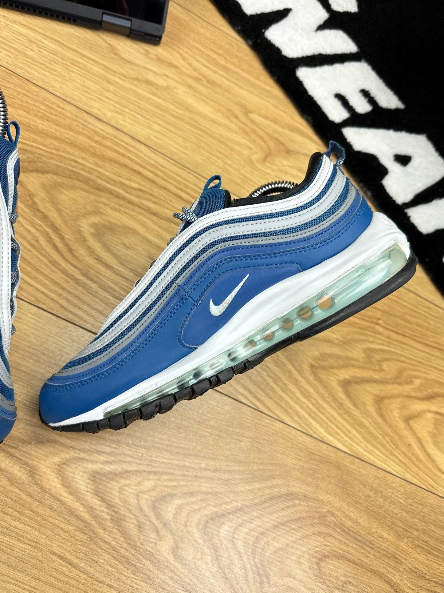 Nike Air Max 97 “Court Blue / Pure Platinum / Wolf Grey / Glacier Blue” Court Blue — buty sportowe męskie w bardzo dobrym stanie rozmiar 41, wewnętrzny panel prawego buta