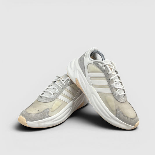 Adidas Ozelle Cloud White — buty sportowe męskie w bardzo dobrym stanie rozmiar 40, boczny profil