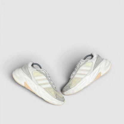Adidas Ozelle Cloud White — buty sportowe męskie w bardzo dobrym stanie rozmiar 40, widok z góry na zewnętrzną stronę butów