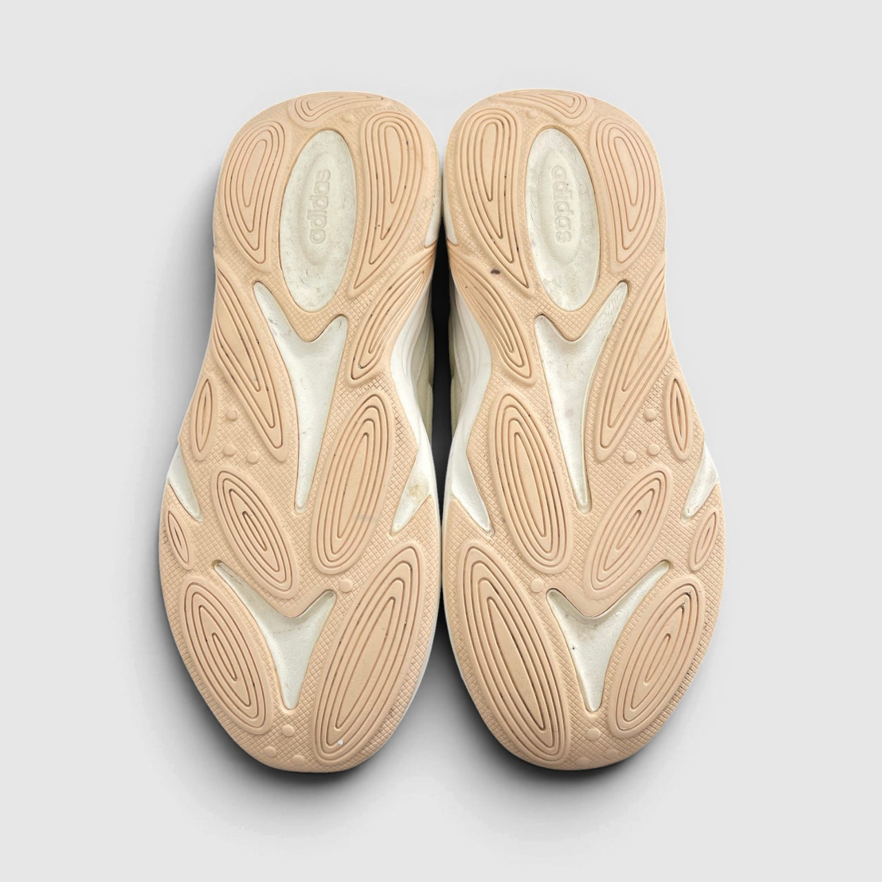 Adidas Ozelle Cloud White — buty sportowe męskie w bardzo dobrym stanie rozmiar 40, podeszwa