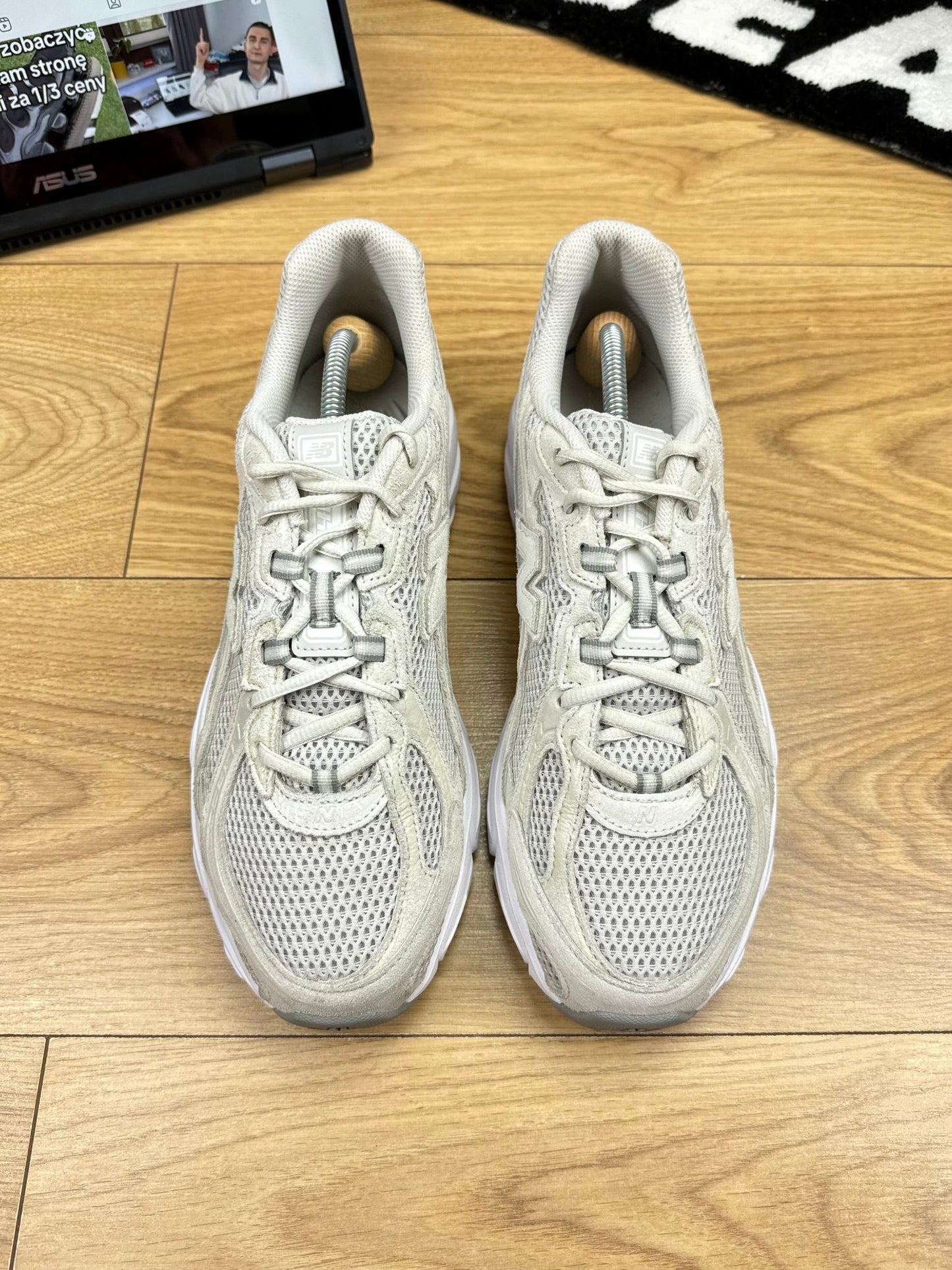 New Balance 740 (44)