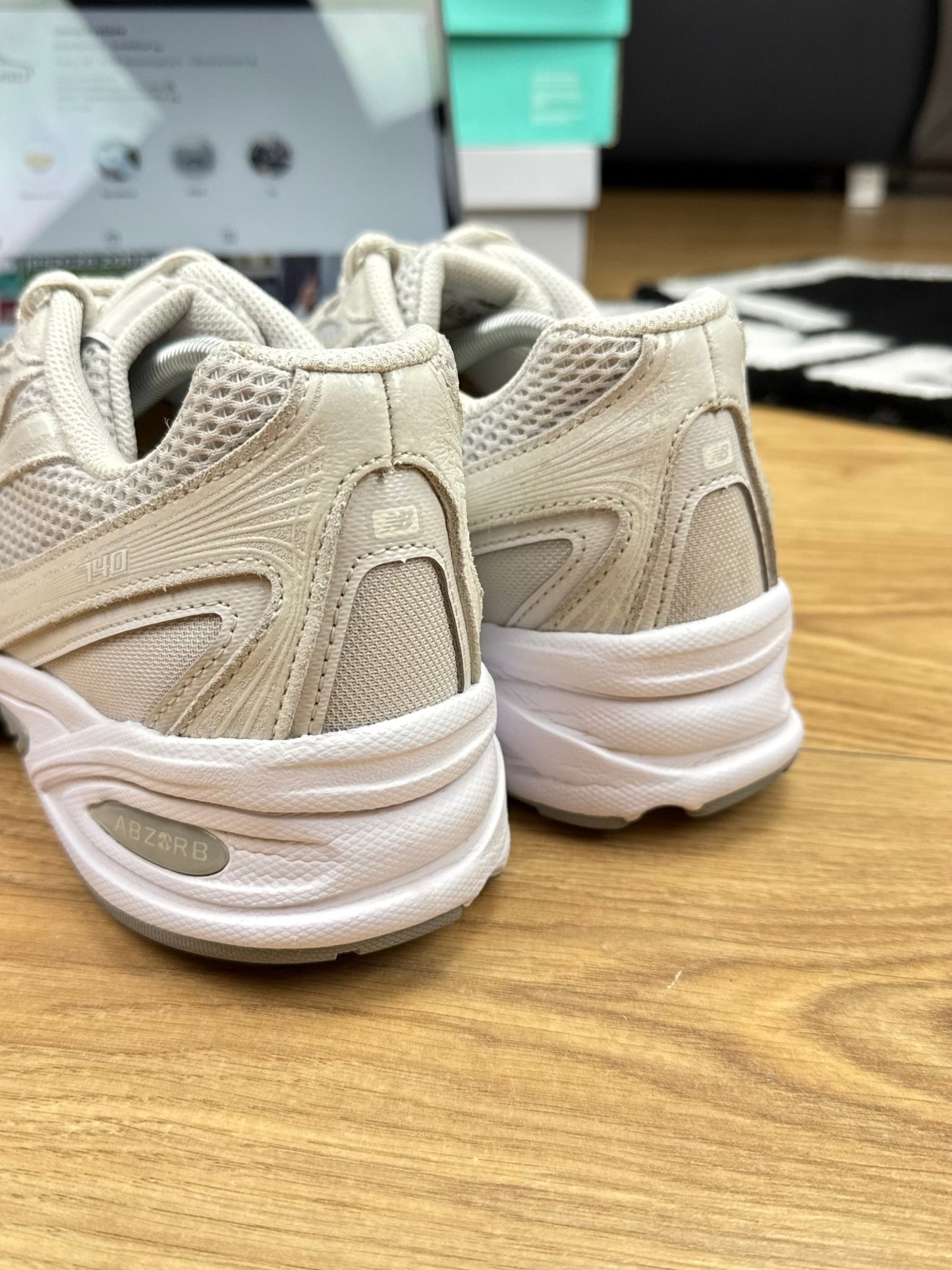 New Balance 740 (44)