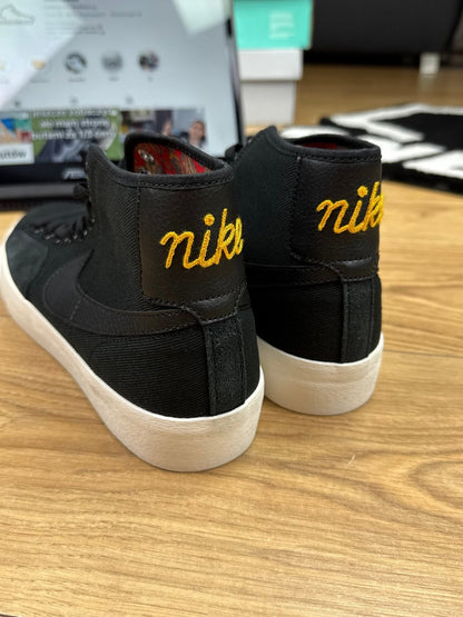 Nike SB Blazer Court Mid Premium — buty sportowe męskie nowe rozmiar 43, widok z boku