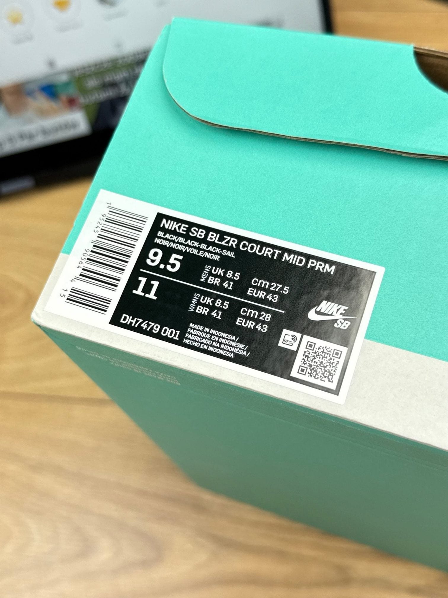 Nike SB Blazer Court Mid Premium — buty sportowe męskie nowe rozmiar 43, boczny profil