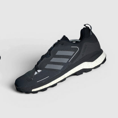 Adidas Terrex Skychaser 2.0 Black Grey — trekkingi męskie w bardzo dobrym stanie rozmiar 46, widok z góry na wewnętrzną stronę butów