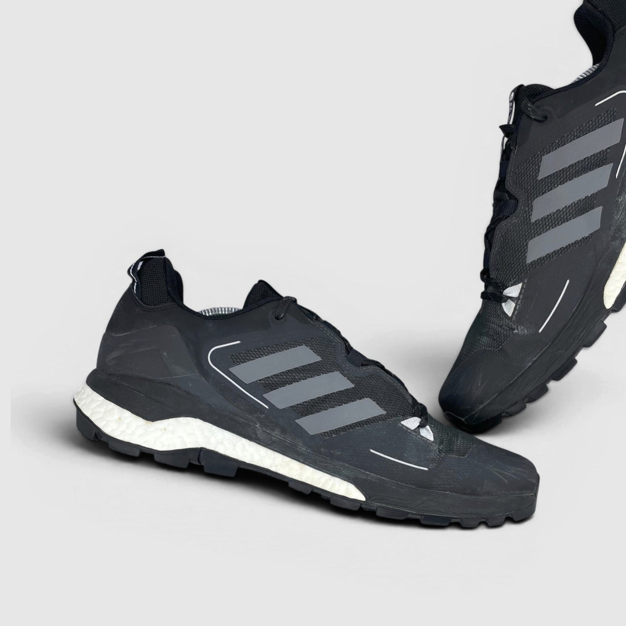 Adidas Terrex Skychaser 2.0 Black Grey — trekkingi męskie w bardzo dobrym stanie rozmiar 46, wewnętrzny panel lewego buta