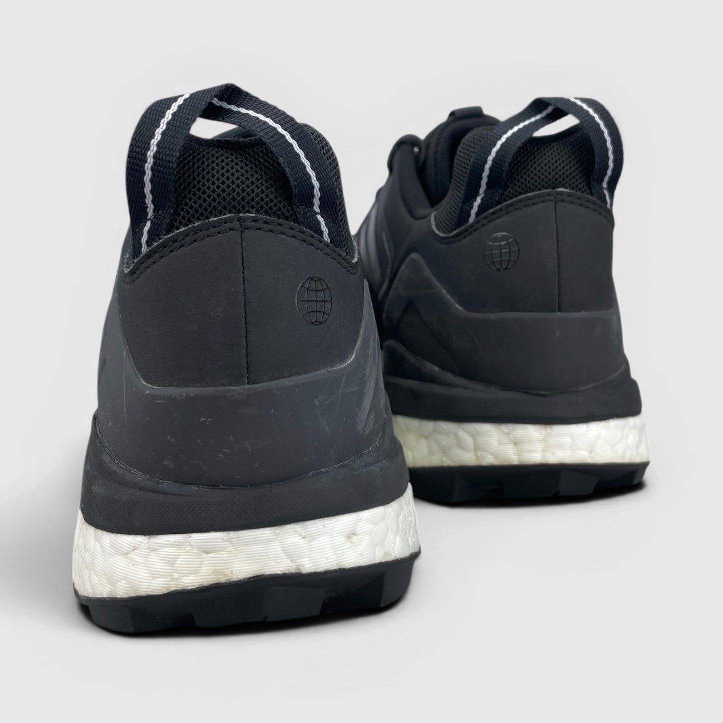 Adidas Terrex Skychaser 2.0 Black Grey — trekkingi męskie w bardzo dobrym stanie rozmiar 46, widok z tyłu