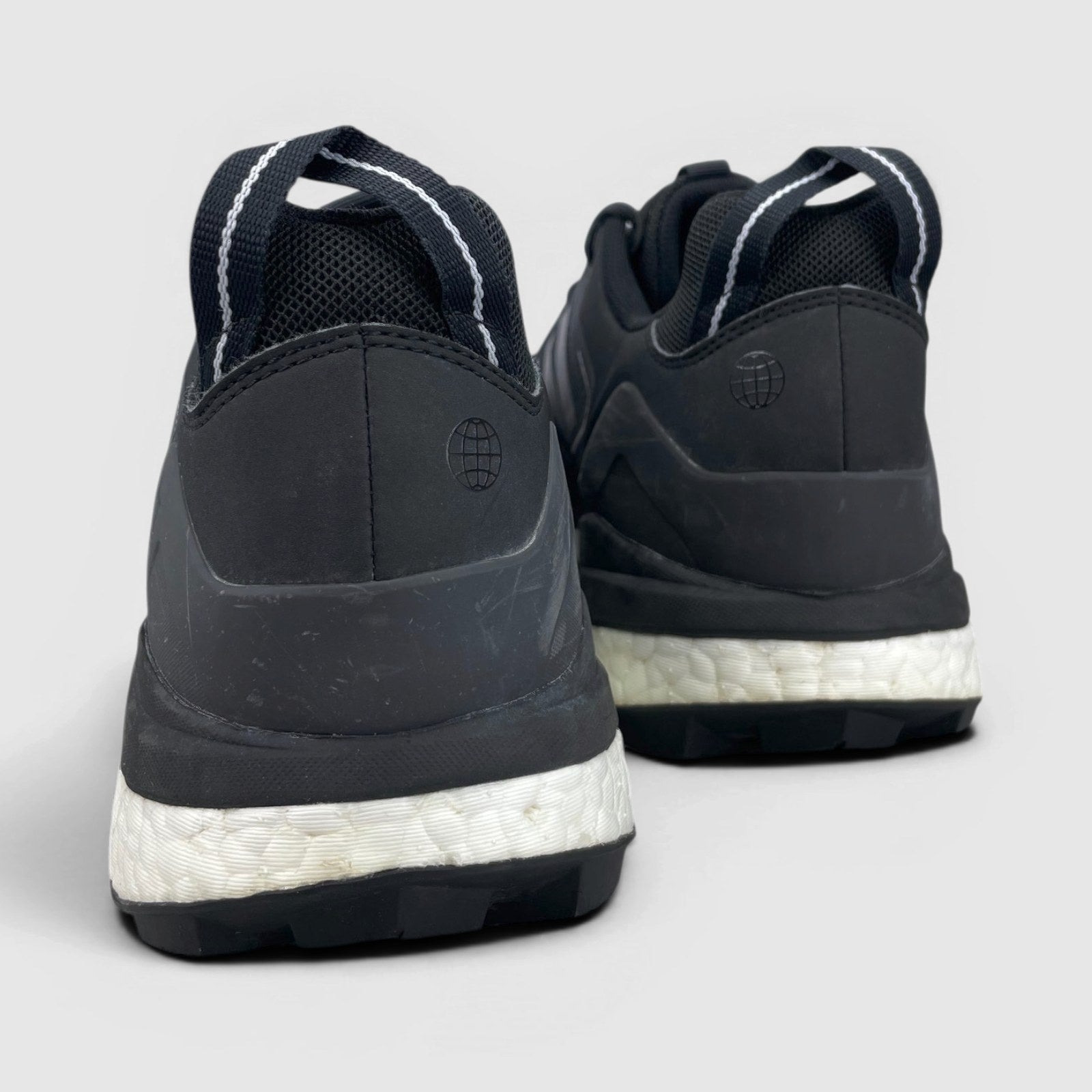Adidas Terrex Skychaser 2.0 Black Grey — trekkingi męskie w bardzo dobrym stanie rozmiar 46, widok z tyłu