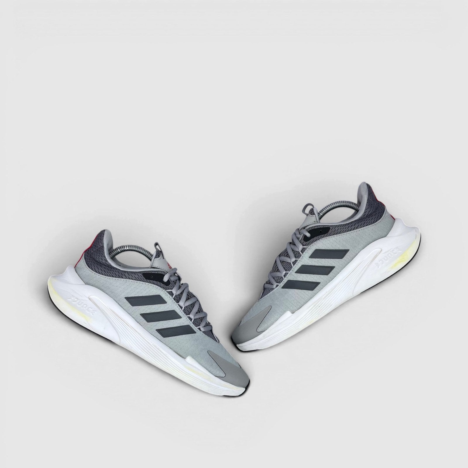 Adidas AlphaEdge + — buty sportowe męskie w bardzo dobrym stanie rozmiar 41 1/3, widok z góry na zewnętrzną stronę butów