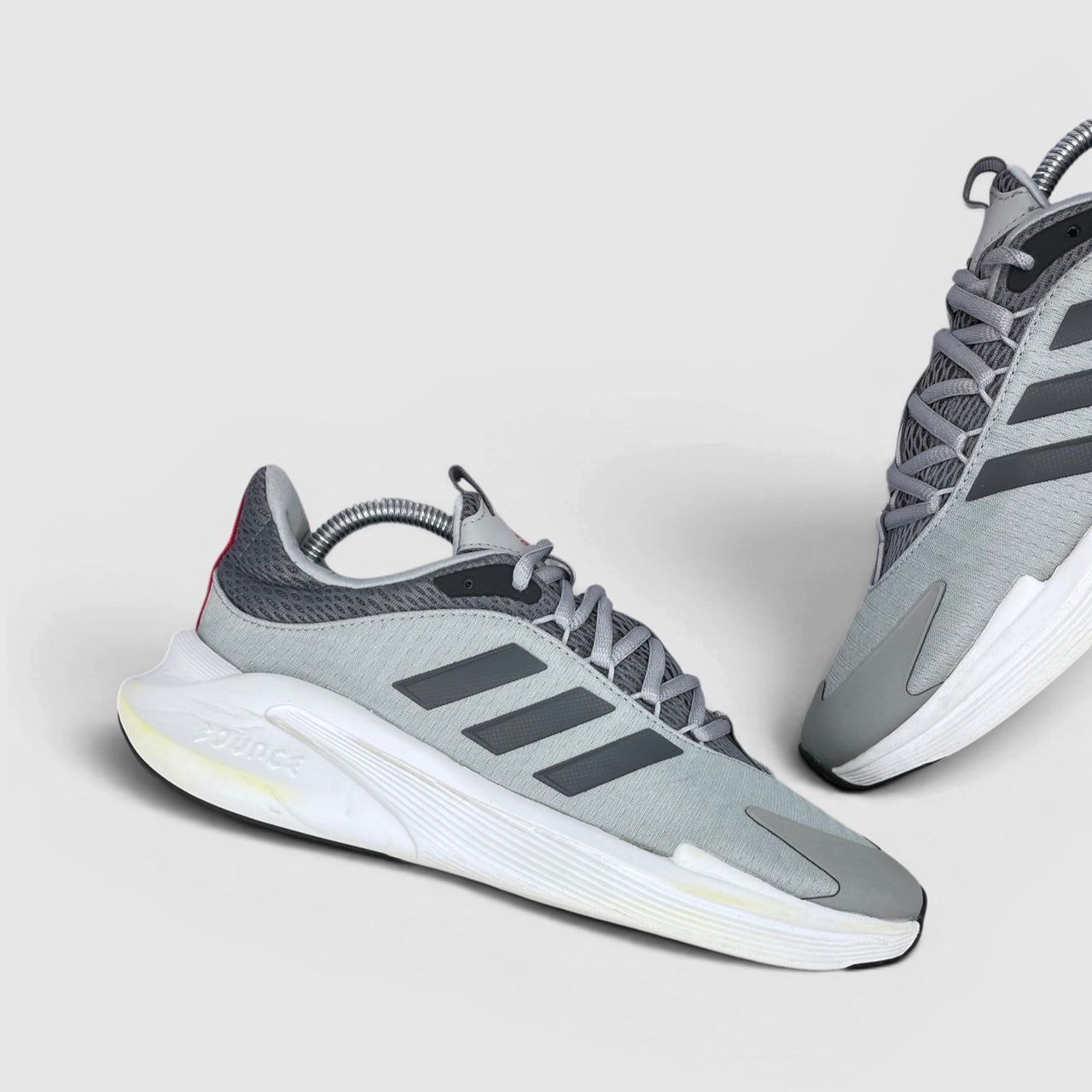 Adidas AlphaEdge + — buty sportowe męskie w bardzo dobrym stanie rozmiar 41 1/3, zewnętrzny panel lewego buta