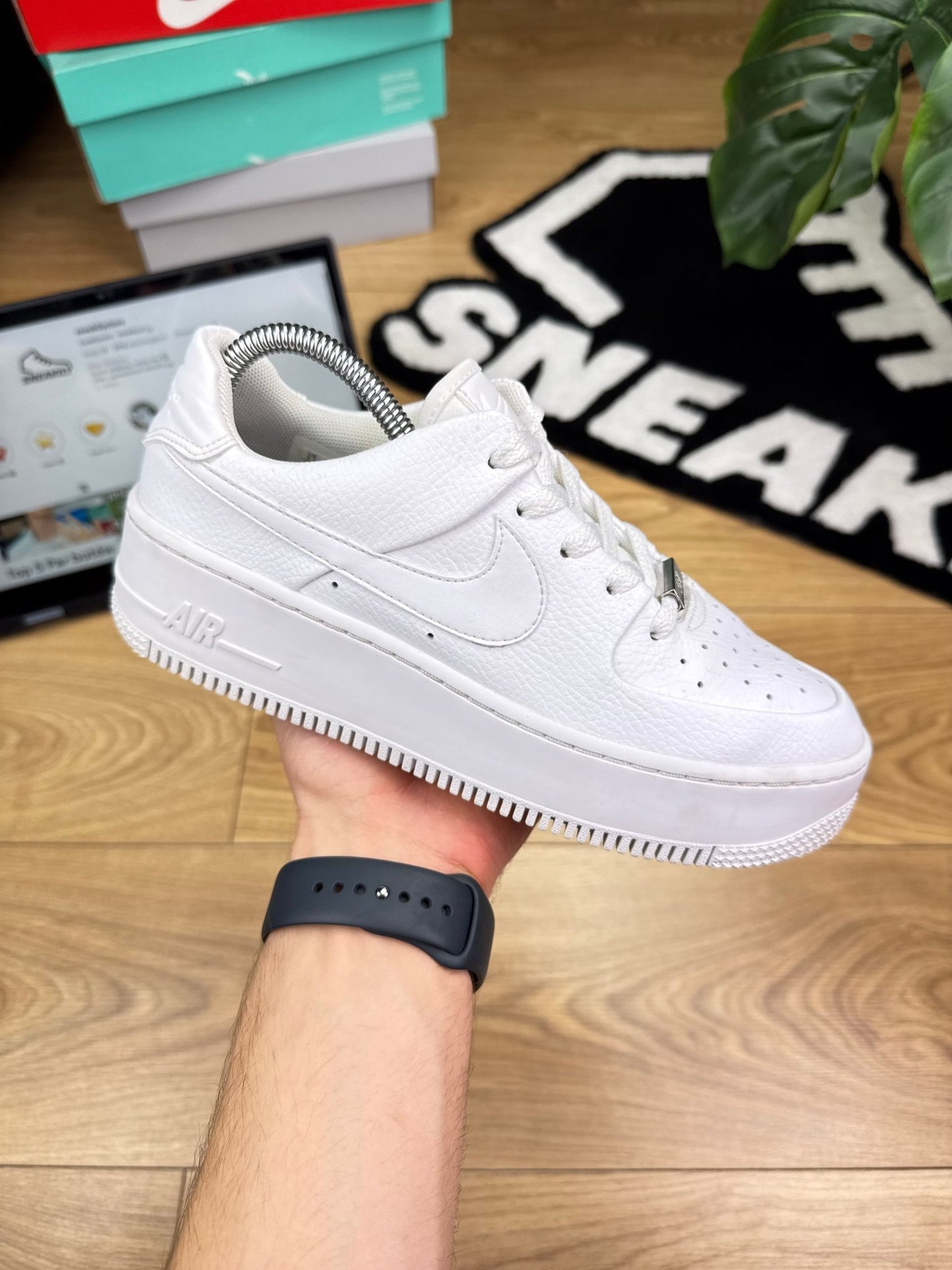 Nike Air Force 1 Sage (38.5)