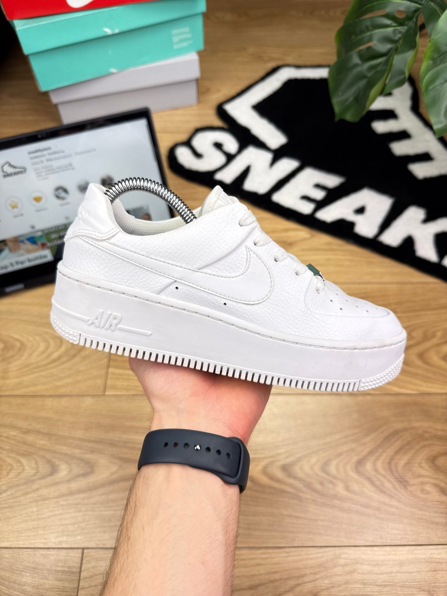 Nike Air Force 1 Sage (38.5)