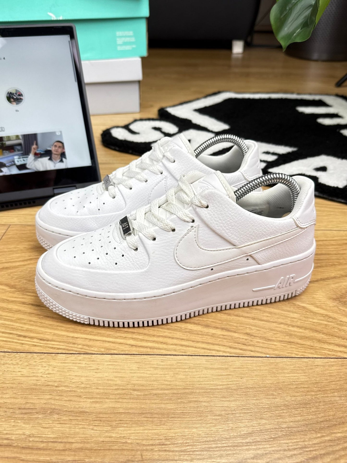 Nike Air Force 1 Sage (38.5)