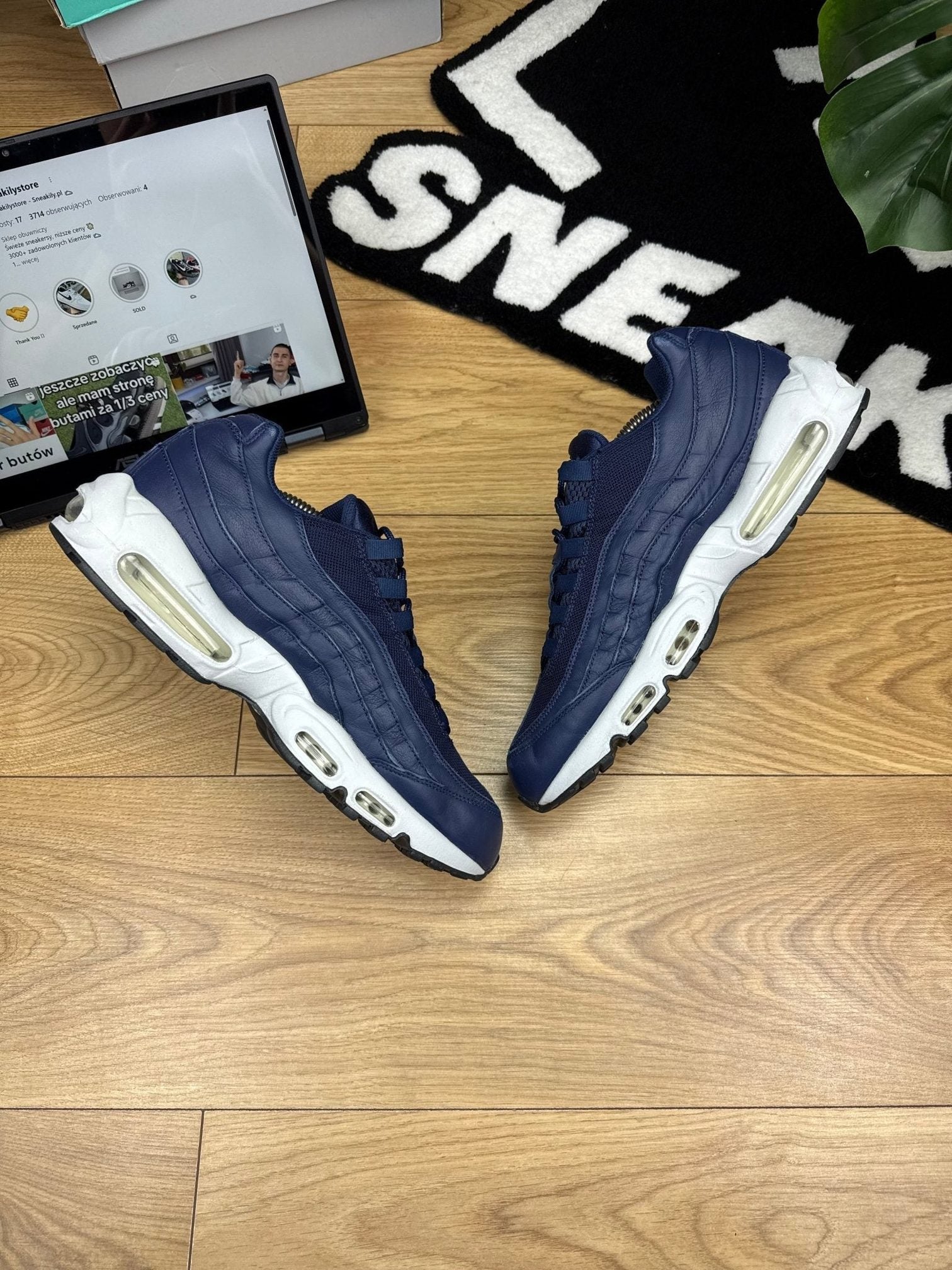 Nike Air Max 95 By You — buty sportowe męskie w bardzo dobrym stanie rozmiar 45.5, widok z góry na wewnętrzną stronę butów